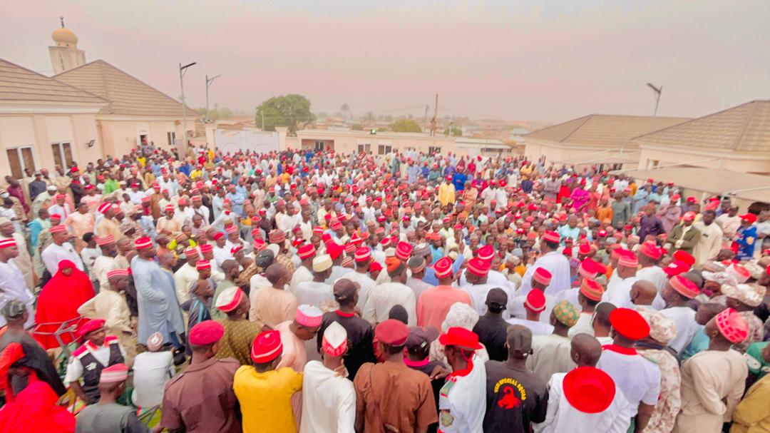 AbdulAbmJ's tweet photo. RAMADAN PALLIATIVE TO 10,000 CONSTITUENTS. As part of his sustained tradition, the member representing Kiru/Bebeji Constituency, Kano, in the House of Representatives,  Hon Abdulmumin Jibrin has disbursed palliatives to 10,000 male and female constituents across Kiru/Bebeji. https://t.co/eCYMmdOXFF