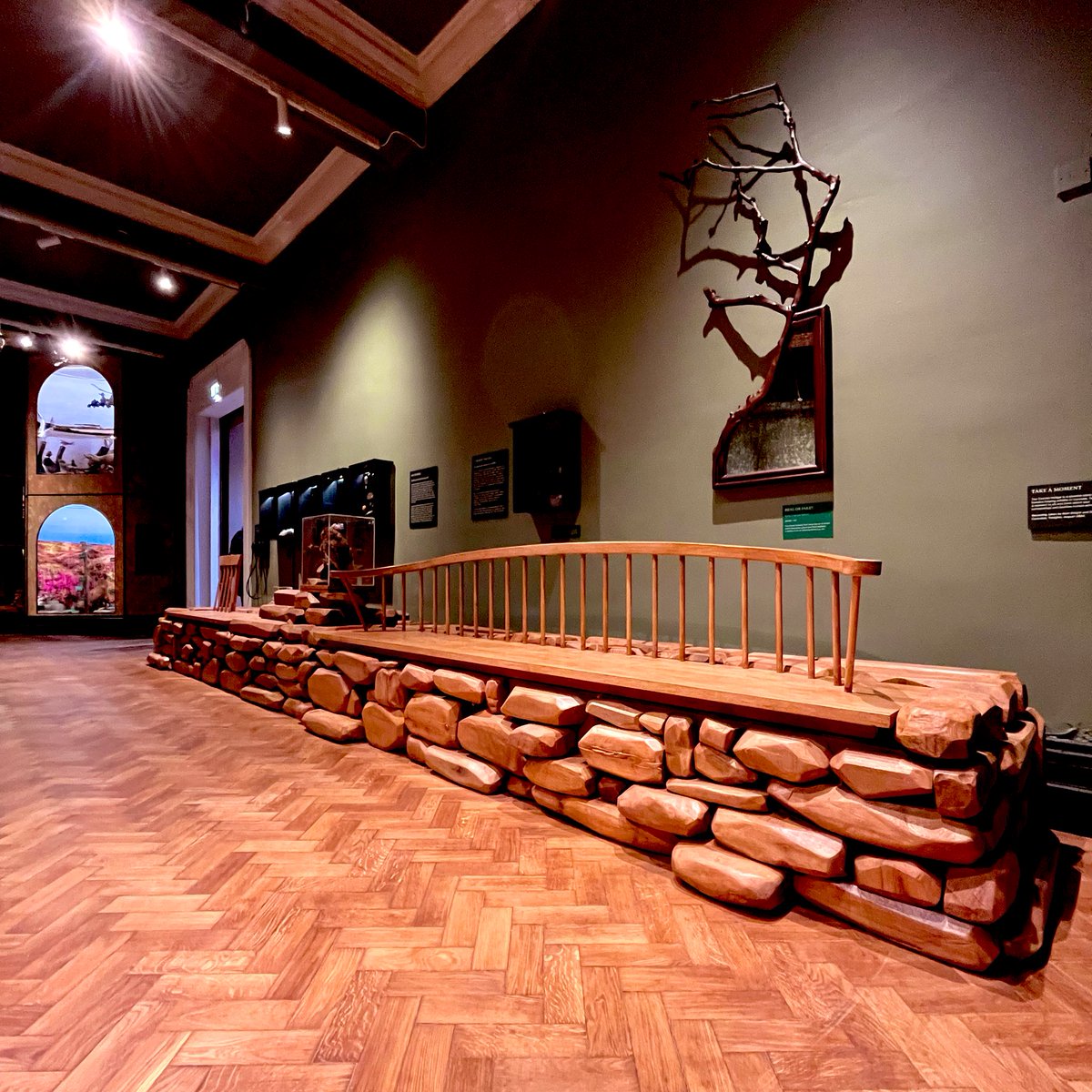 ChurchfieldJE's tweet image. Of all the things I saw in the new look @Cornwall_Museum this blew my mind…
It’s a carved wooden bench made to look like a #Cornish hedge. Simply beautiful 😍
