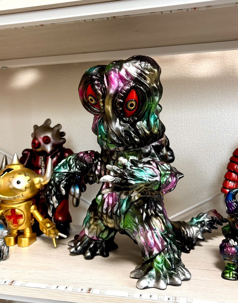 色味的に映ってたヘドラ我が家にあるのやつなのでは！？ なんにせよ