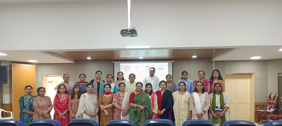 spunivgujarat's tweet photo. Women Cell & Women's Studies Centre of SPU successfully organized such a meaningful and empowering program on "Smart Financial Moves: A Way to Financial Stability".
#FinancialMoves #FinancialStability #FemaleEmployee #SPU #SPUofficial #SPU2025 #VVnagar https://t.co/bH5CX5v2or