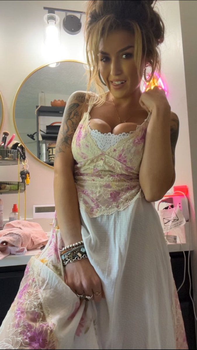 BScholed's tweet image. Hey what’s up everyone ❤️❤️💋💖🥰💖