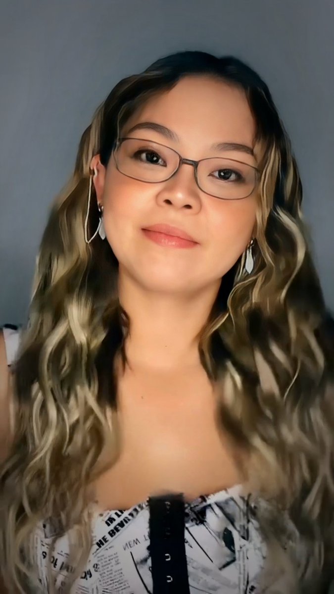 Eh yung pinagtripan ka ng kaibigan mong gawing latina? 🤣🤣🤣 
Grabe ang AI, creepy... 🤣🤣🤣
Oyasumi.