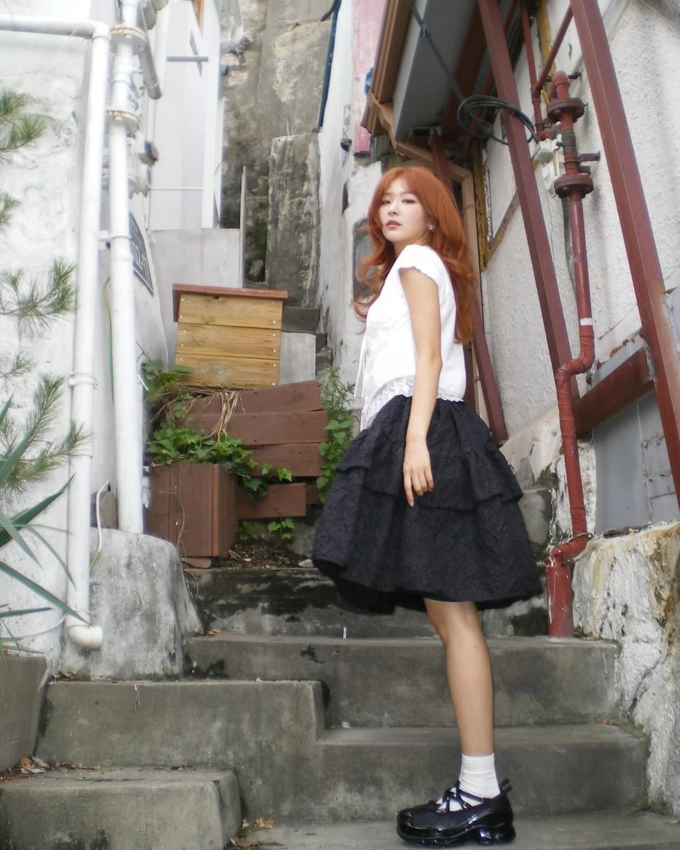 KSGUpdates's tweet photo. 250304 Cosmopolitan Korea IG

"Celeb Mary Jane sneakers styling"

https://t.co/ztRR8x1B6a
#슬기 #SEULGI @RVsmtown https://t.co/MwLSWq4miP