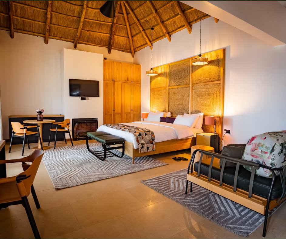 ErosTravelogue's tweet photo. Top 15 Staycation Lodges &amp; Hotels in Uganda in 2025 🇺🇬

Looking for the perfect weekend escape? Here are the top 15 staycation spots across Uganda that offer luxury, serenity, and adventure!

1. Tabebuia Spa &amp; Safari Resort- Fort Portal https://t.co/W9vMWAvKtp