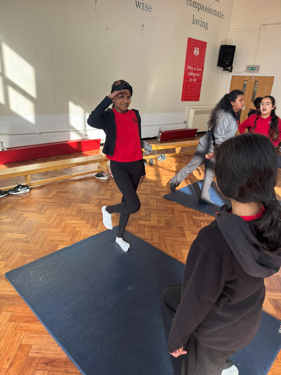 StTomMore's tweet image. Year 6 have been using front and back support alongside different point balances in their gymnastics sessions. Here, they are soldiers on a daring mission, inspired by the music of &apos;The Great Escape&apos;. #STMPE