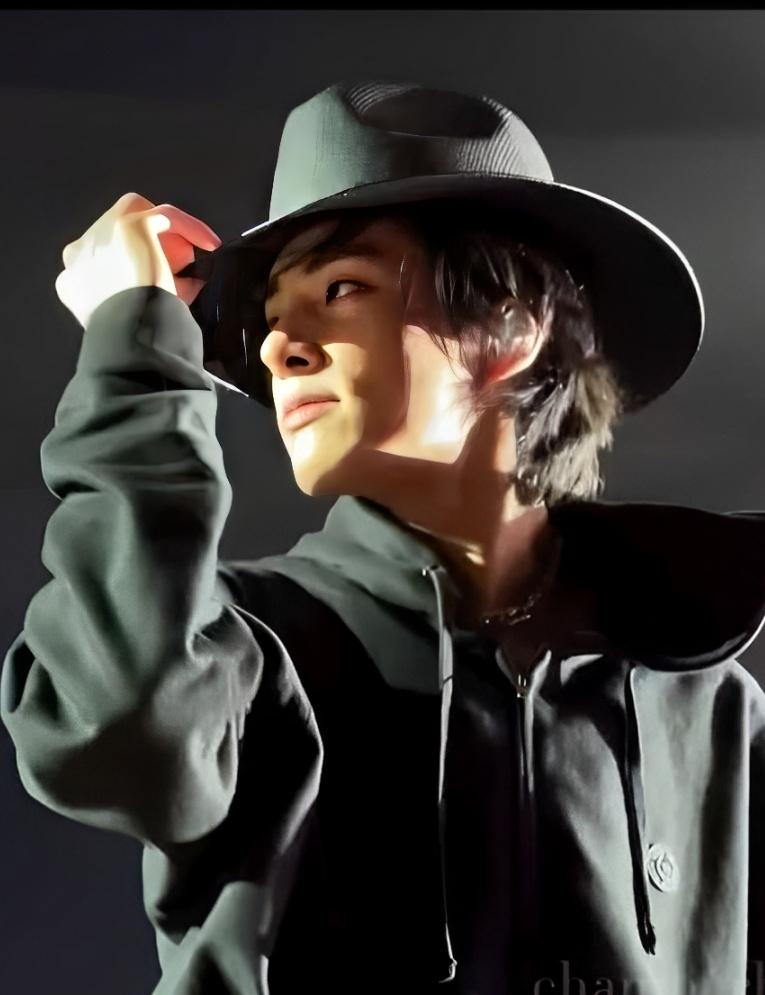 bundJakeSim's tweet photo. This Jake 🔥🖤🎩
#ENHYPEN #JAKE #엔하이픈_제이크 #ジェイク https://t.co/cnyTVzPbGO