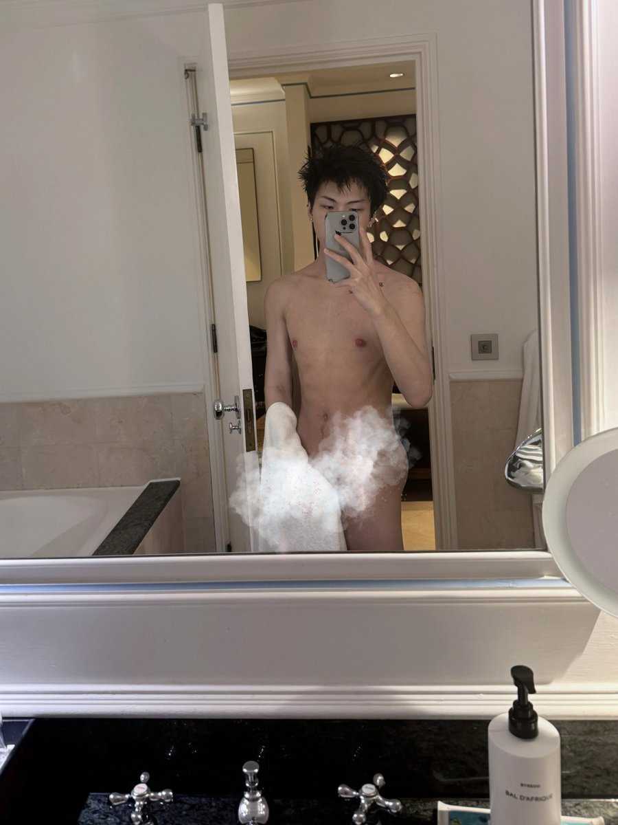Haoo_Louis tweet media