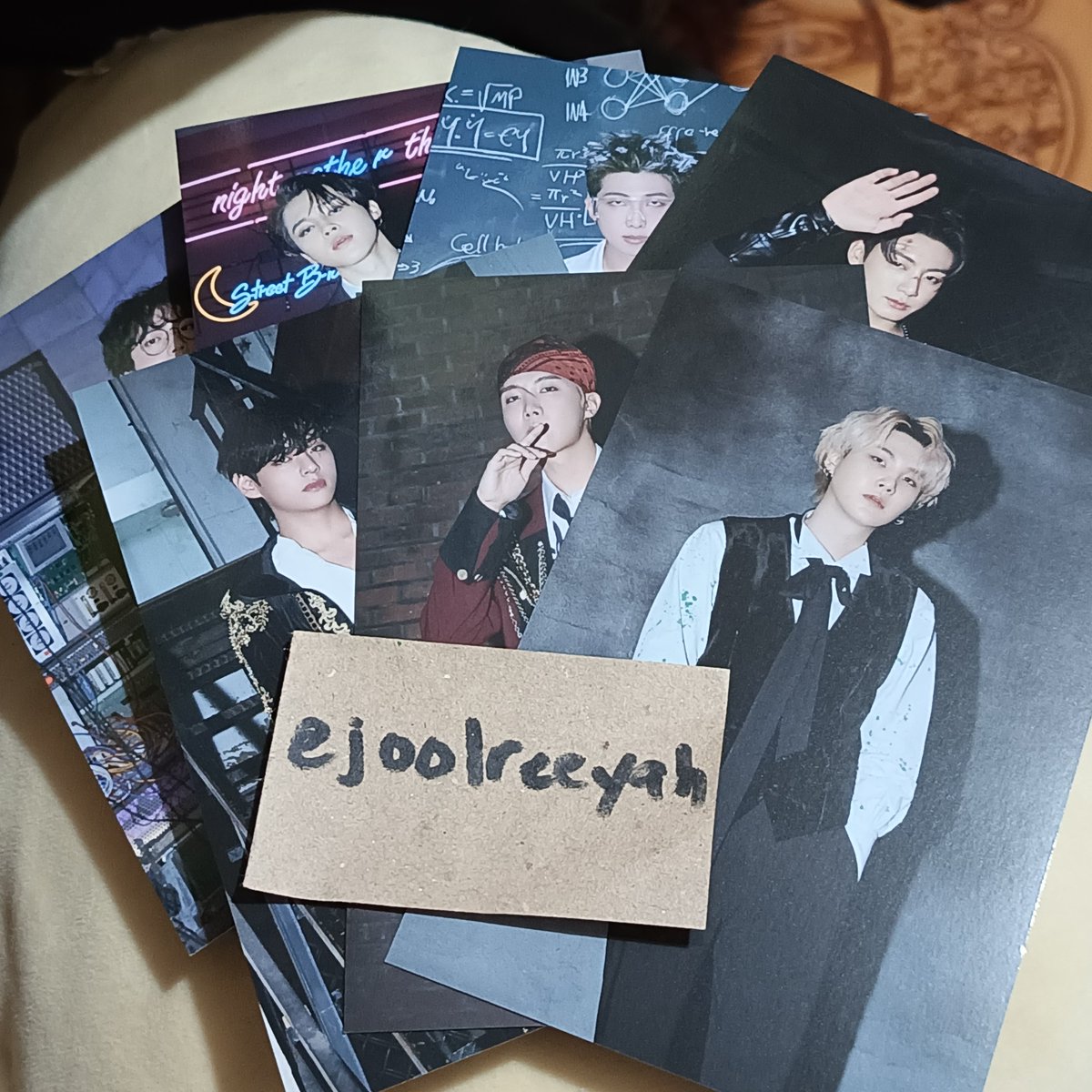 joolreeyah's tweet photo. wts lfb PH only 

💜 BTS 2022 seasons greetings Postcard Set - Php 200

∆ ggxpress only
∆ gcash maya bpi 

# namjoon rm seokjin jin yoongi suga hoseok jhope jimin taehyung v jungkook https://t.co/7bCzQqUgQB