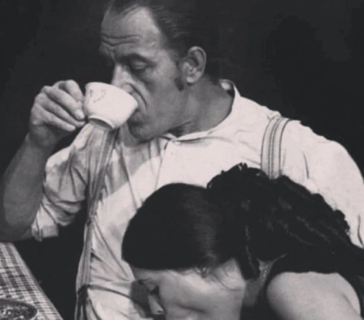 bobbyrichard32's tweet photo. TRADERZZZ. CHILL HERE. KNOCKING OUT WEAK HANDS. TRYIN TO TAKE UR MONEY. HOLD ON SIT TIGHT!!!! COFFEE. https://t.co/Xz1qTPMPfR
