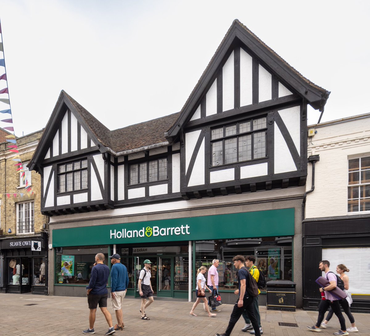 Ben Simpson (@bensimpsonmrics) on Twitter photo Recently signed new lease to <a href="/holland_barrett/">Holland & Barrett</a> demonstrating their commitment to the location. ✍🏻
Strong reversionary prospects based on latest rental evidence 📈
Contact <a href="/Green_and_Ptrs/">Green & Partners</a> investment team for more details! 🛍️ Recently signed new lease to <a href="/holland_barrett/">Holland & Barrett</a> demonstrating their commitment to the location. ✍🏻
Strong reversionary prospects based on latest rental evidence 📈
Contact <a href="/Green_and_Ptrs/">Green & Partners</a> investment team for more details! 🛍️