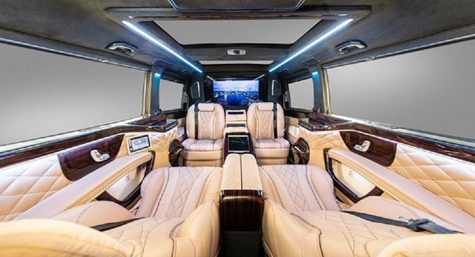 Ertex Otomotiv, Katar Kraliyet ailesi için 8 adet ultra lüks donanımlı VIP otomobil tasarladı.  🔴 Yapılan bilgilendirmede; araç başı maliyetinin ortalama 300 bin euro olduğu araçlar, kullanıcının ruh haline göre farklı Mood’lara girebiliyor.