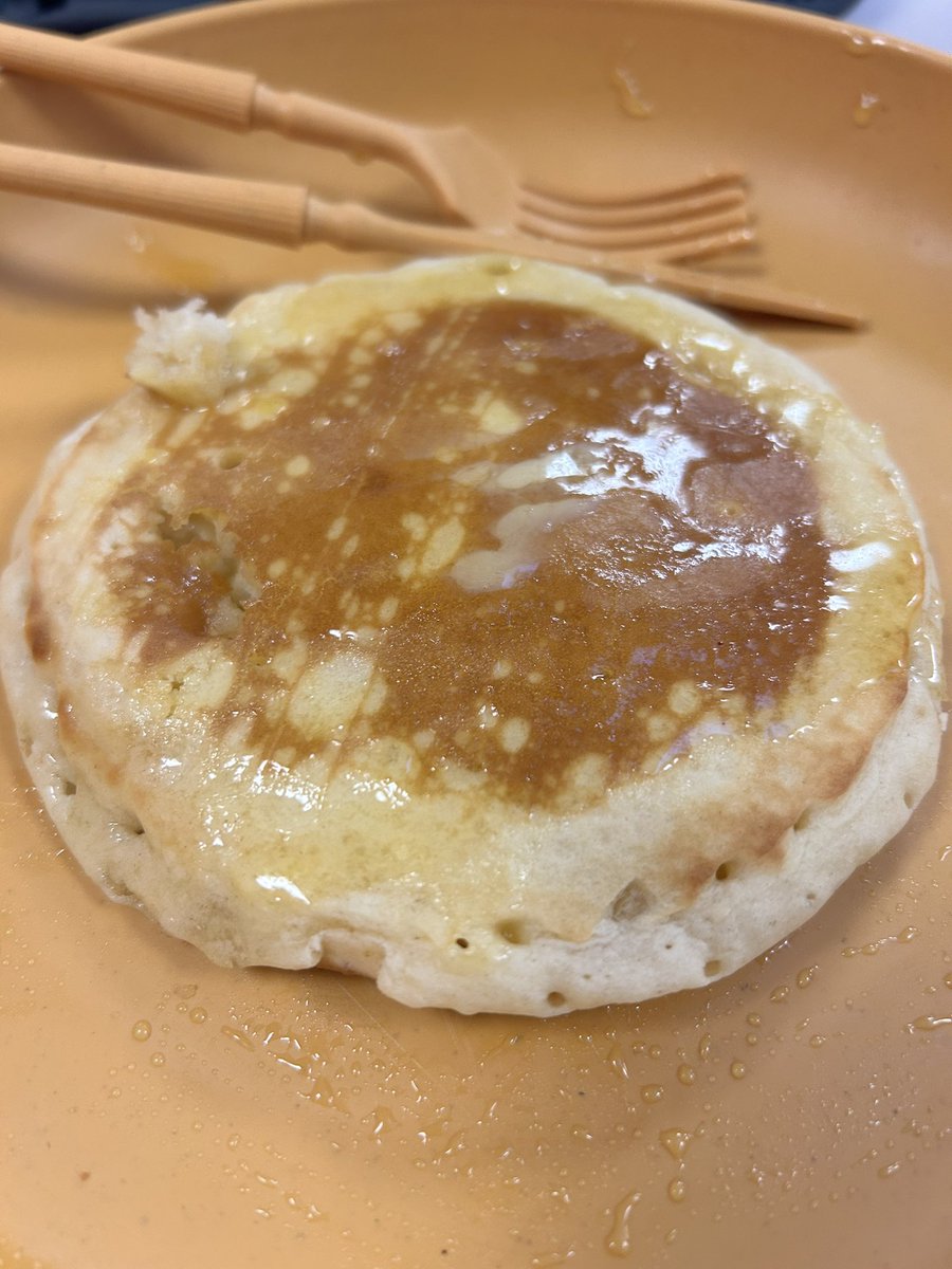 Nicsboys2's tweet image. #PancakeDay #PancakeTuesday when a kind work colleague came in with pancakes for our breakfast. #moodchange