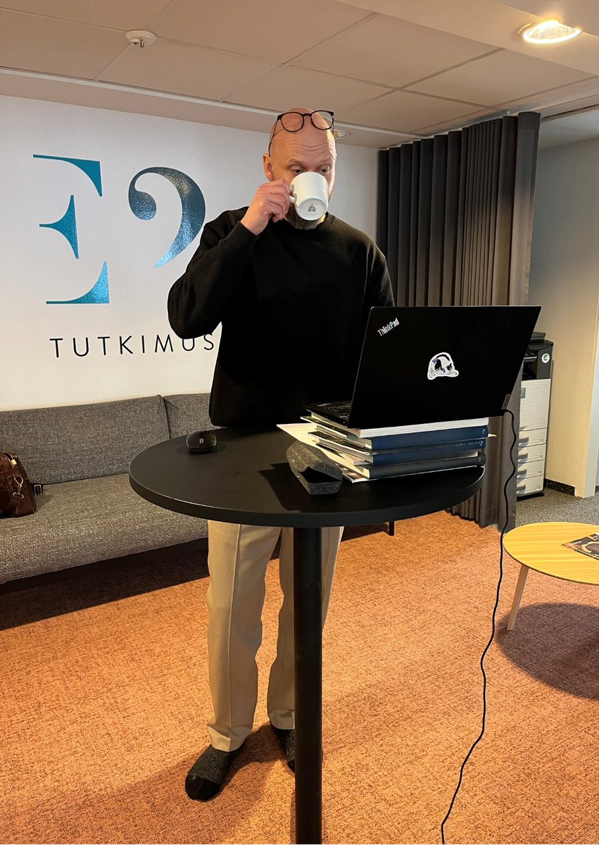 🌱Tervetuloa julkistustilaisuuteen, jossa kerromme millaisia käytännön haasteita ja mahdollisuuksia maaseudun toimijat näkevät vihreässä siirtymässä.

👥Tuore tutkimuksemme kertoo myös miten vihreä siirtymä voi muokata maaseutuelinkeinoja ja vahvistaa paikallisyhteisöjen