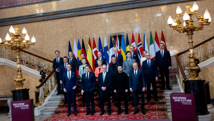 Ukrayna krizi: Avrupa ABD’siz hareket edebilir mi, savaşın seyri nasıl değişebilir?

gazetedavul.com/gundem/ukrayna…