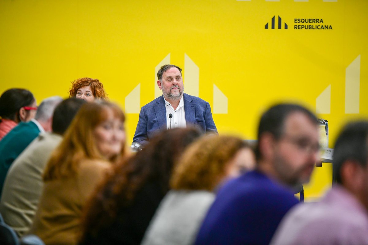 Albert Prat Viver (@albertpratviver) on Twitter photo Oriol Junqueras minimitza l’ofensiva dels crítics d’ERC que volen limitar-li el poder. Els opositors només han guanyat 1 dels 12 debats territorials, una victòria per la mínima que els permet mantenir vives les seves esmenes estrella de cara al debat final. <a href="/CatalunyaRadio/">Catalunya Ràdio</a> Oriol Junqueras minimitza l’ofensiva dels crítics d’ERC que volen limitar-li el poder. Els opositors només han guanyat 1 dels 12 debats territorials, una victòria per la mínima que els permet mantenir vives les seves esmenes estrella de cara al debat final. <a href="/CatalunyaRadio/">Catalunya Ràdio</a>