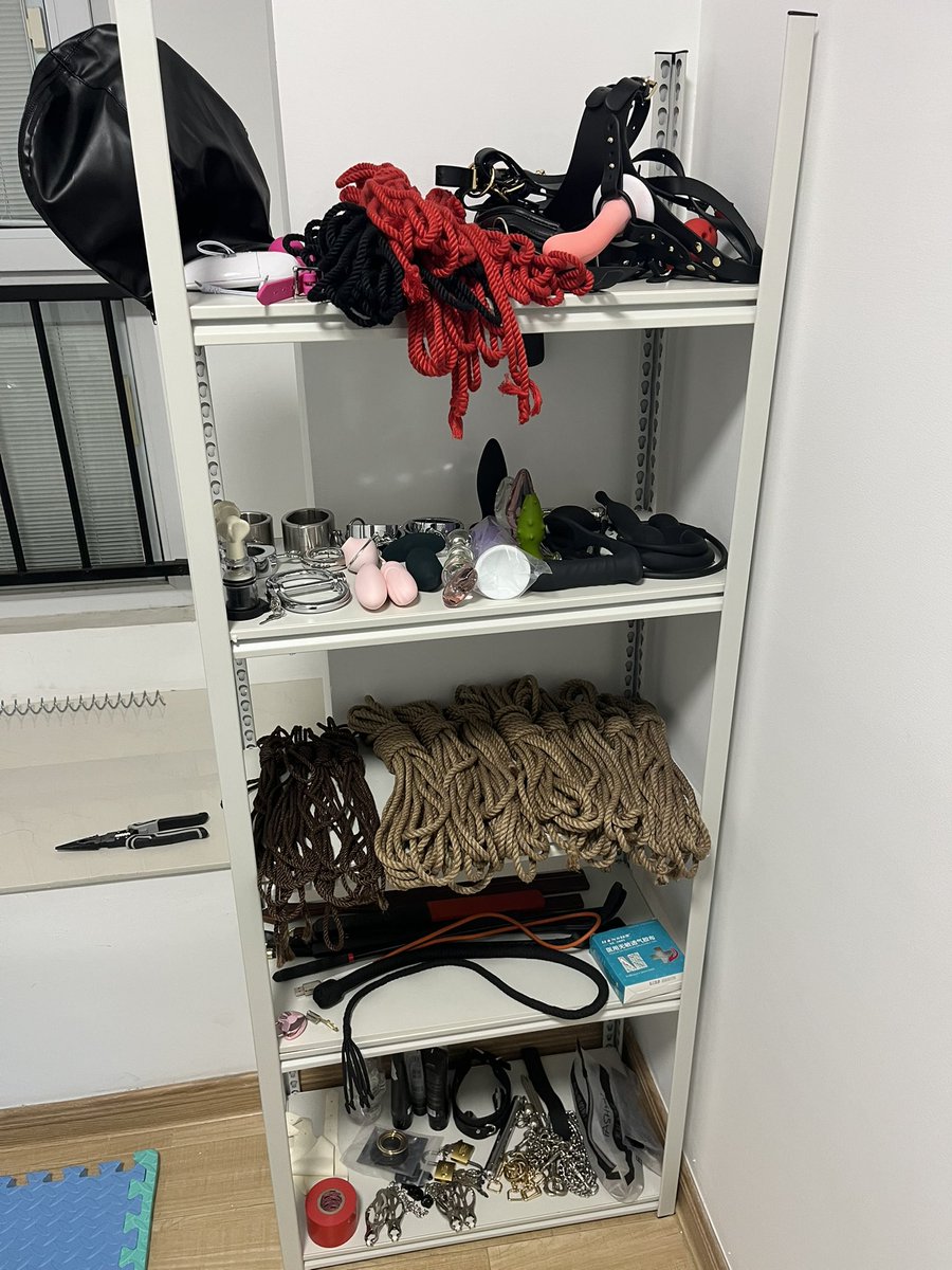 买了个架子放玩具