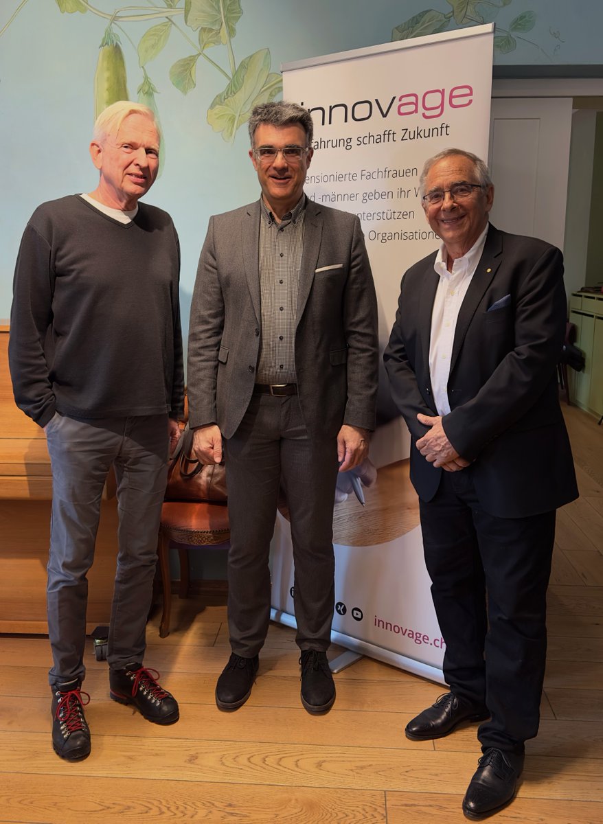 Präsidentenwechsel bei Innovage Graubünden
An der  Mitgliederversammlung vom 3. März 25 des Vereins «Netzwerk Innovage Graubünden» übergab Roland Huber das Präsidium nach vier Jahren im Beisein von Marcus Caduff weiter an Christian Aeberli. Graubünden