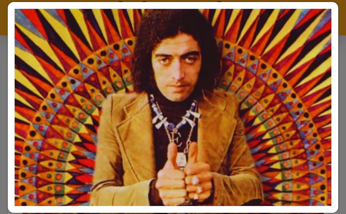 Önceden planlanmış bir dalış için Hint Okyanusu’nun ortasındayım ve ne yazık ki buradan uluslararası havalimanına ulaşmak için uçak bulamadım. Cenazeye yetişebilmek için her yolu denedim ama maalesef sonuç alamadım.

Edip Akbayram Ustam, çok sevdiğim ve değer verdiğim abimin son