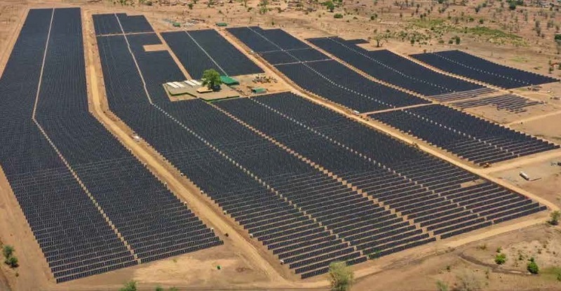 Mining_Online's tweet image. Africa is harnessing more of its #SolarEnergy potential than ever before. In 2024, the continent added 2.5GW of new solar capacity, with #UtilityScaleProjects making up 72% of this growth.
Read more here: africanmining.co.za/2025/03/04/des…
#AfricanMining #AfricaEnergyIndaba2025