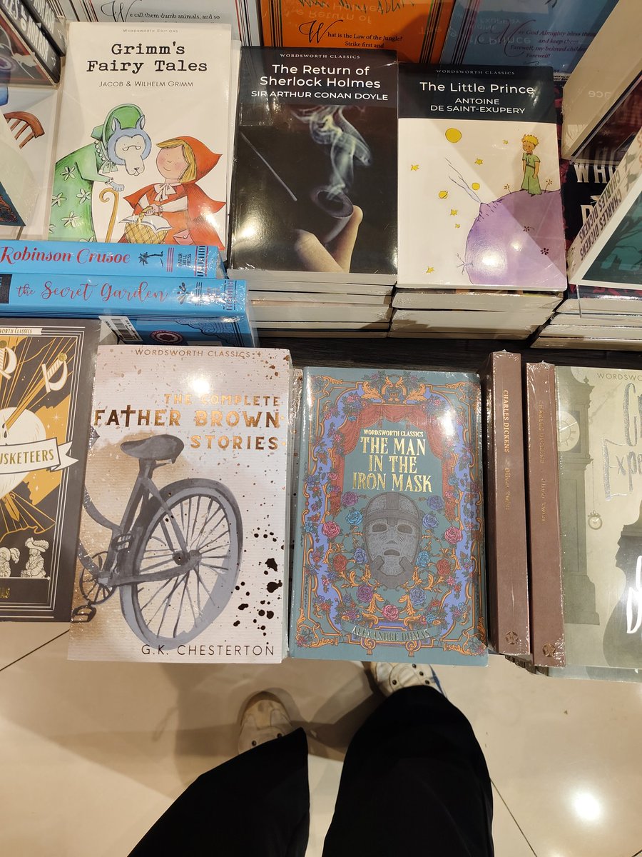 4deruby's tweet image. Kalo boleh bayar pake joget, akan aku borong semua ini.