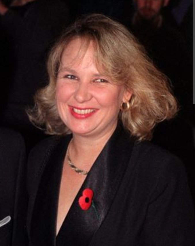 LangfordBarry's tweet image. I&apos;m so sad lovely Kathryn Apanowicz passed away last night aged only 64.
One of my first clients, Kathryn was always a joy to be around, and as superb in her comedy work with Victoria Wood as in TV dramas like #EastEnders, #Corrie and #Emmerdale.
I will miss her sunny smile #RIP