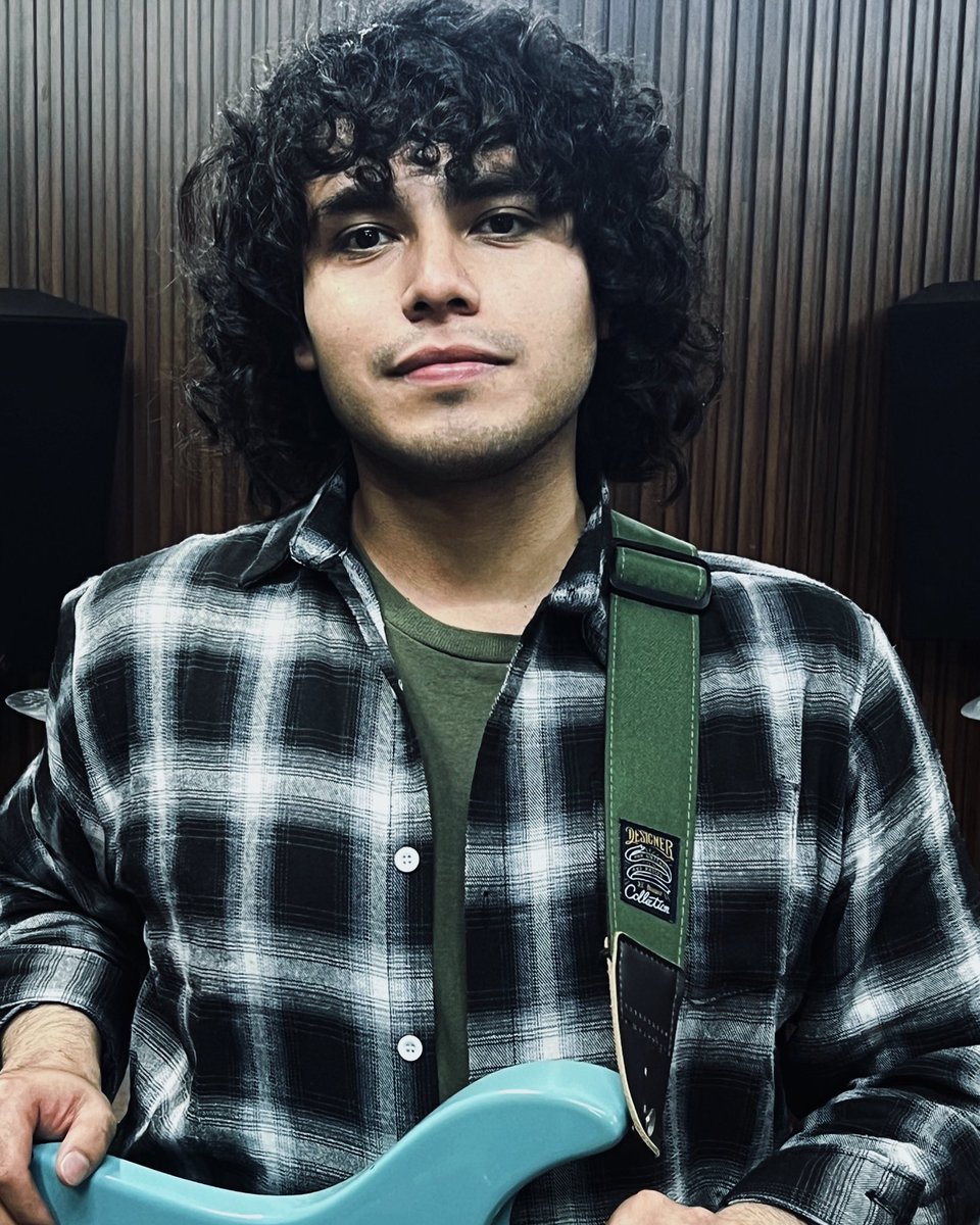 Amigos! Estamos muy felices de presentarles a nuestro Lead Guitar, Alán! 🤘🔥

#weareantahkarana 
.
.
.
.
.
.
.
#antahkarana #antahkaranaband #guitarrista🎸 #guitar #guitarplayer #guitarist #guitarras #guitarlife #guitarporn #mexico #mexicocity #cdmx #cdmxlife