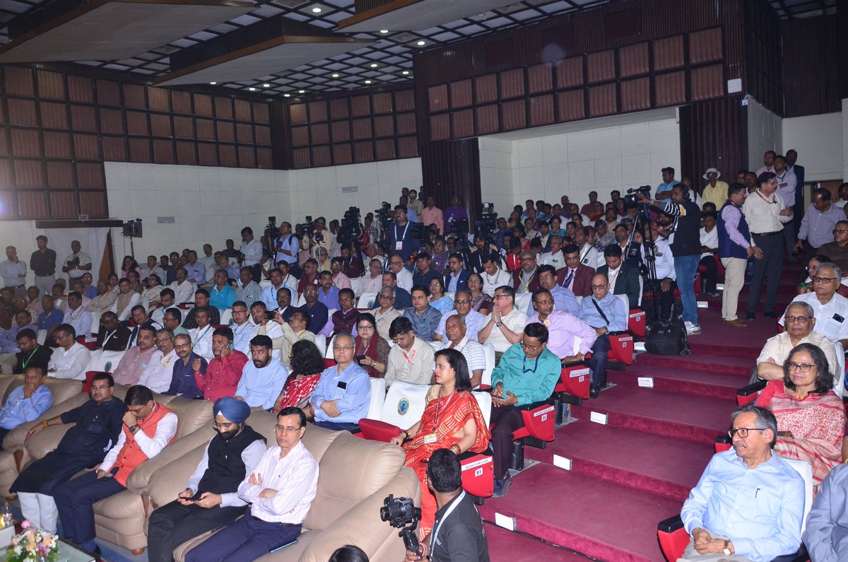 GeologyIndia's tweet photo. Shri G. Kishan Reddy, Hon'ble Minister for Coal & Mines launched the “Geo Heritage Mobile App” and the “Field Data Acquisition App”, ushering in a new era of digital transition in geological research, data generation and geo-heritage preservation. #175YearsofGSI https://t.co/pSsjT3CNDd