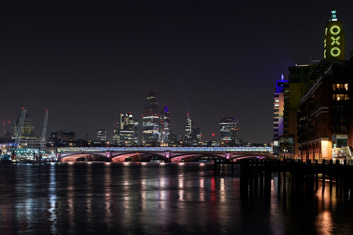 In case you missed it, we've announced two special Illuminated River #walkingtours for this March with <a href="/colguides/">CoL Guides 🇺🇦</a>. 

13 &amp; 20 March, 6.30pm from Blackfriars Station (Northside) 

Book now: illuminatedriver.london/whatson/illumi…

Image: James Newton