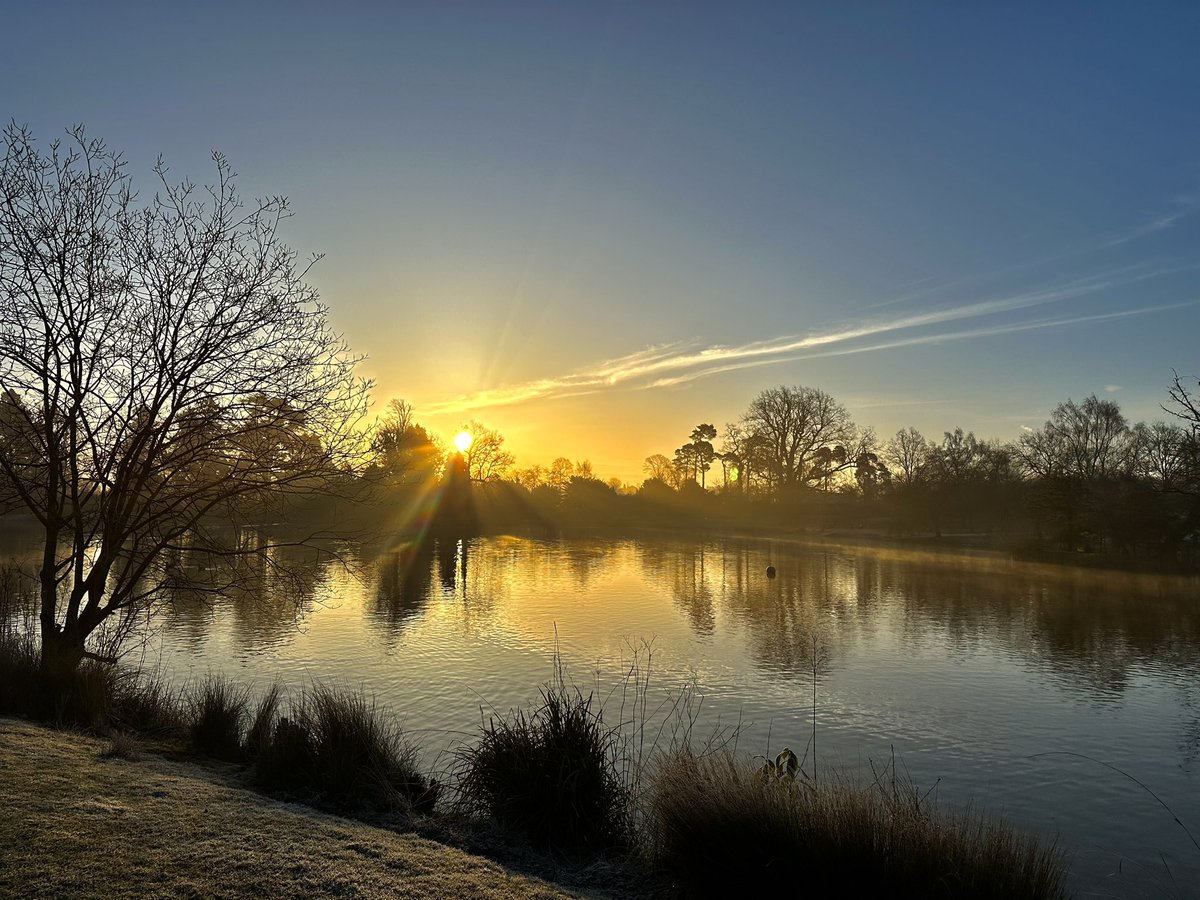 Cold and frosty Dunorlan Park this morning 🥶 <a href="/FoDPTunWells/">Friends of Dun Park</a> <a href="/StormHour/">#StormHour</a> #royaltunbridgewells #RTW