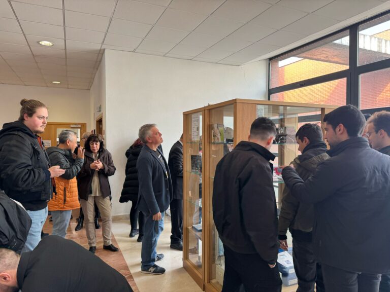 ETSII-URJC (@etsii_urjc) on Twitter photo ¡Este Viernes ha sido inaugurado oficialmente el <a href="/ETSIIMuseo/">Museo de la ETSII-URJC</a> Gracias a todos los donantes, autoridades y asistentes por participar y sobre todo al profesor <a href="/AngelSerranoPhD/">Ángel Serrano 🏳️🌈</a> por todo su trabajo estos años para llevarlo a cabo.
blogs.etsii.urjc.es/museo/museo/el… ¡Este Viernes ha sido inaugurado oficialmente el <a href="/ETSIIMuseo/">Museo de la ETSII-URJC</a> Gracias a todos los donantes, autoridades y asistentes por participar y sobre todo al profesor <a href="/AngelSerranoPhD/">Ángel Serrano 🏳️🌈</a> por todo su trabajo estos años para llevarlo a cabo.
blogs.etsii.urjc.es/museo/museo/el…