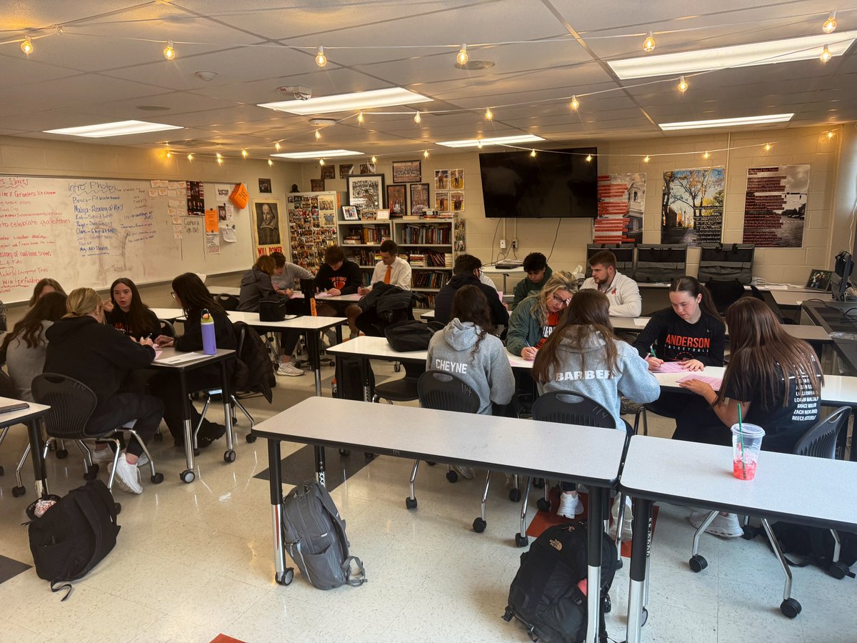 CoachOlson11's tweet image. Our @SALTAnderson athletes are prepping for our visit with @WilsonElem 6th grade classes this morning! We’ll see you soon!!!