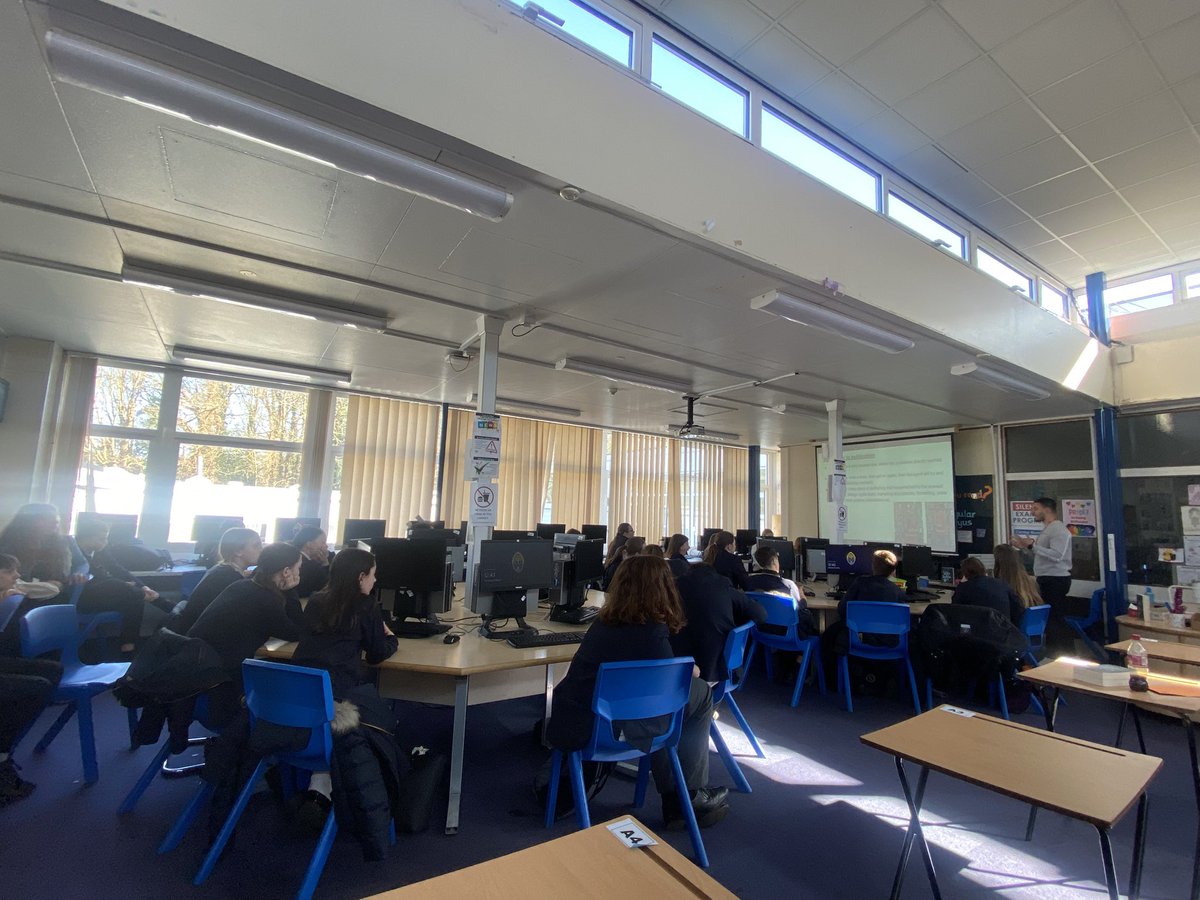 A huge thank you to author Andy Darcy Theo for spending the day chatting to the kids ⚡️