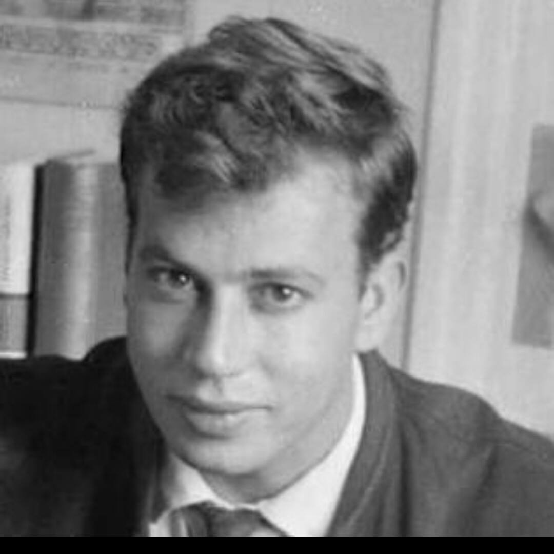 ¡Redoble de tambor!
¡El jurado del I Premio de Dramaturgia Alfonso Jiménez Romero ha deliberado! Se hará público el fallo el próximo día 25, en la mesa redonda "Algo más sobre Aflonso Jiménez Romero", que tendrá lugar en la Casa de la Cultura de Morón de la Frontera.
Qué nervios.