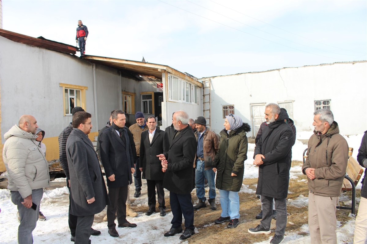 Kaymakamımız Süleyman B. beraberinde İlçe Müftüsü Mehmet Faruk  ile birlikte Yağbasan Mahallesi Camii’nde çıkan yangın sonrası, olay yerine giderek incelemelerde bulundu.