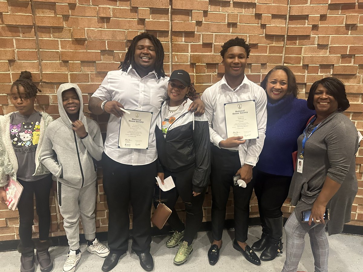 Ge’Terius “Agent0” Brown (@imxclusiveg) on Twitter photo I am very blessed and honored to be inducted into NHS ( National Honors Society)!!! Glad to be making my teammates and family proud by showing leadership, character, and maintaining a 3.5 GPA🙏🏾<a href="/CoachMac_UCONN/">Kenny McClendon</a> <a href="/UConnFootball/">UConn Football</a> <a href="/CoachNateAtkins/">Nate Atkins</a> <a href="/j_kellogg23/">Jackson Kellogg</a> <a href="/Gbrealdeal84/">Gregory Brown</a> I am very blessed and honored to be inducted into NHS ( National Honors Society)!!! Glad to be making my teammates and family proud by showing leadership, character, and maintaining a 3.5 GPA🙏🏾<a href="/CoachMac_UCONN/">Kenny McClendon</a> <a href="/UConnFootball/">UConn Football</a> <a href="/CoachNateAtkins/">Nate Atkins</a> <a href="/j_kellogg23/">Jackson Kellogg</a> <a href="/Gbrealdeal84/">Gregory Brown</a>