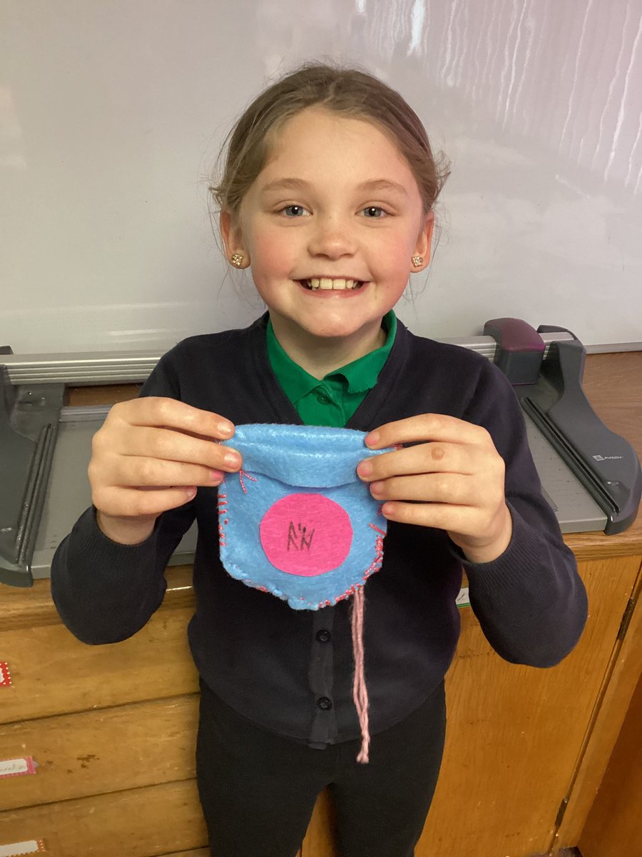 4Yearsley's tweet photo. We were very proud of our money pockets that we made last half term. https://t.co/Tsl57Kzp2n