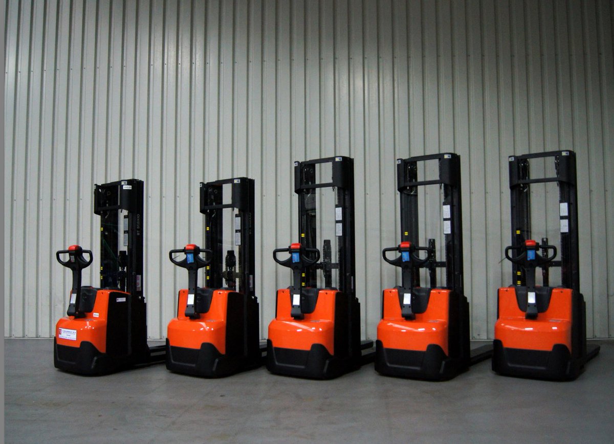 5 nieuwe BT stapelaars, type SWE140L, binnen en direct beschikbaar voor huur en/of koop:
vorkheftrucks.nl