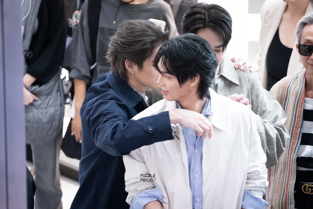 PuzzlePiece_BW's tweet image. 250304 🤍💚

เหมือนฝนตกหน้าแล้ง ☔️💧🌧️ 😭😭
เหมือนเห็นสายรุ้งขึ้นกลางแจ้ง 🌈🌥️⛅️🌤️
ฟ้าจะถล่ม ดินจะสลายวันนี้ยังไงก็ได้ มาเลย!!
ไม่เอาไรแล้วชีวิตนี้😫😫
@bbrightvc @winmetawin 

#SiamParagonWorldFashionTrend2025xBRIGHT
#SiamParagonxWin 
#bbrightvc #winmetawin 
#ไบร์ทวิน #BrightWin