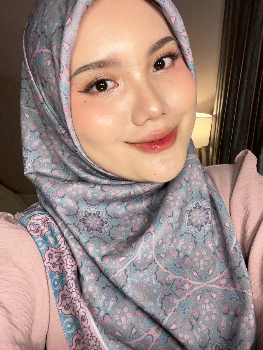 crankygvrl's tweet photo. ✨tutorial makeup pake PRODUK UNDER 100RIBU✨

(with video tuts) https://t.co/NqjWbEeoww