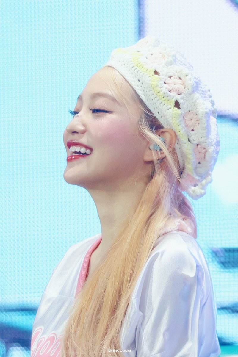 Taek0321's tweet image. 💜HAPPY YERI DAY💜
#열일곱에서_스물일곱으로_예리의봄
#26ShiningYearsOfYeri