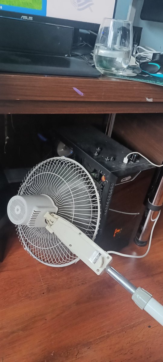 Bajo 4 grados en 1 minuto. Metanse la refrigeración líquida en el orto