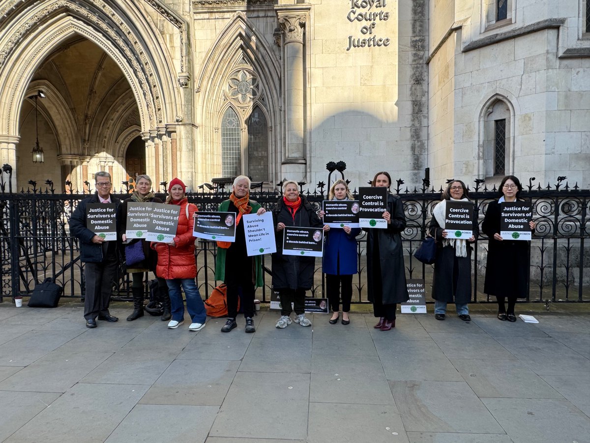 Huge thanks to everyone who came to court or sent messages of support for Amanda. 🙏 After hearing the grounds, the court has adjourned to allow time for further evidence. We'll update as soon as we have the next hearing date. TBC #JusticeForAmanda