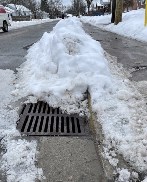 Environment Canada has issued a Special Weather Statement for our region as warmer temperatures and rainfall are expected Tuesday afternoon and into Wednesday, March 5. Our crews continue to work to clear more than 6,000 storm drains across the city. (1/2)