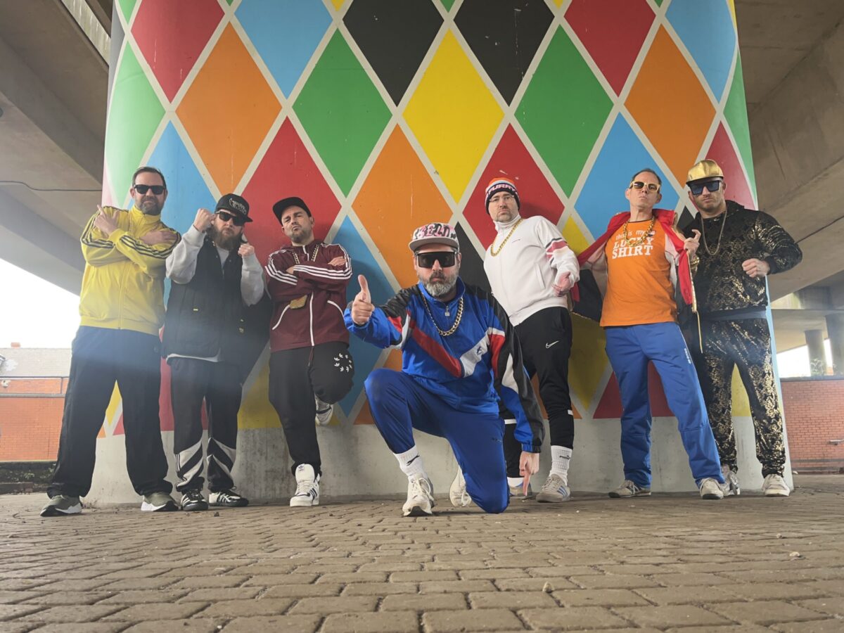Metronome (@metronomenotts) on Twitter photo ANNOUNCEMENT š¢
Support for the <a href="/theGLC/">goldie lookin chain</a> show on Friday 10 October at Metronome, Nottingham has been confirmed as <a href="/BreichiauHir/">Breichiau Hir</a>! š¶
Book tickets š shorturl.at/hCkie ANNOUNCEMENT š¢
Support for the <a href="/theGLC/">goldie lookin chain</a> show on Friday 10 October at Metronome, Nottingham has been confirmed as <a href="/BreichiauHir/">Breichiau Hir</a>! š¶
Book tickets š shorturl.at/hCkie