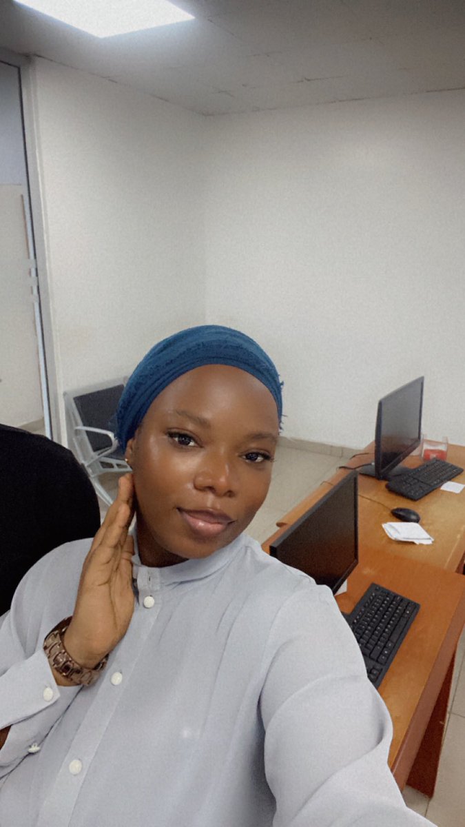 ammeenahh's tweet photo. The face of a girl who doesn’t want to be at work today https://t.co/2uVXEtqKxI