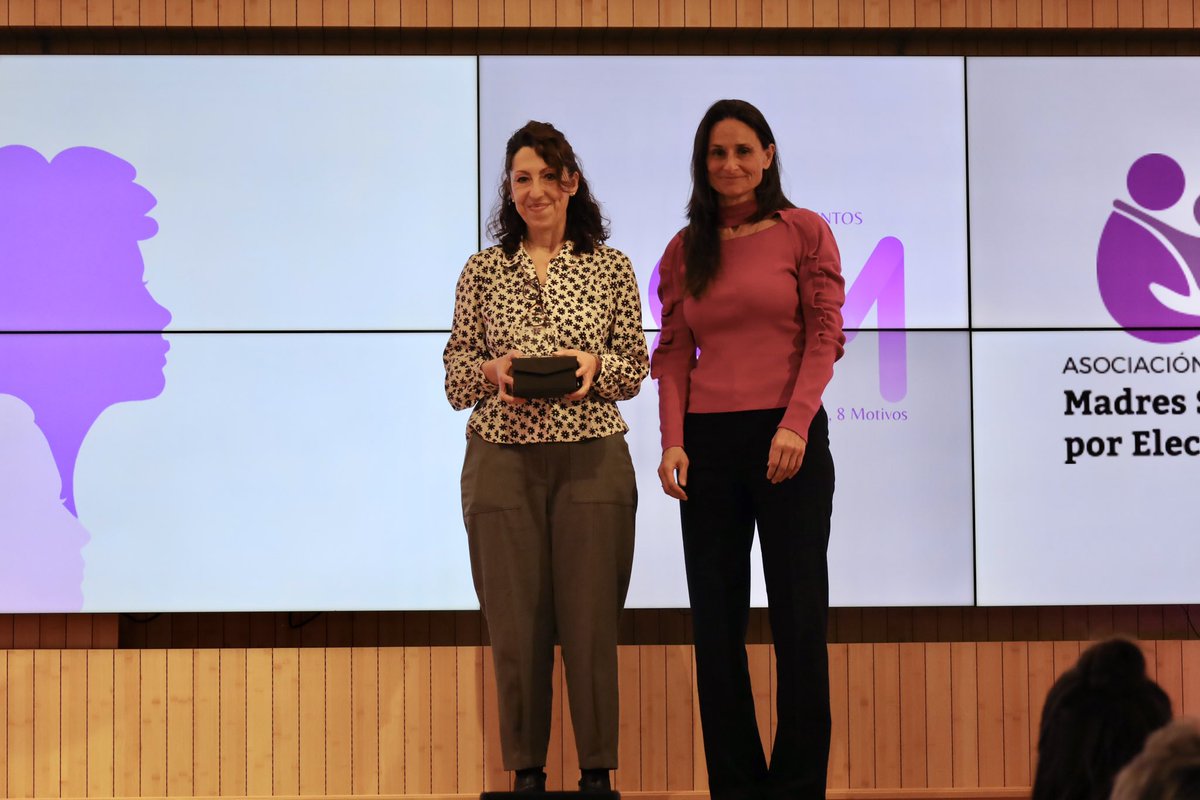 🏆 Reconocemos a <a href="/AsociacionMSPE/">Asociación Madres Solteras por Elección</a> por su labor incansable en defender un nuevo modelo de familia y reivindicar tener los mismos beneficios que, por ejemplo, las familias numerosas. Su trabajo es fundamental para construir una sociedad más justa e igualitaria. 

“Las madres somos
