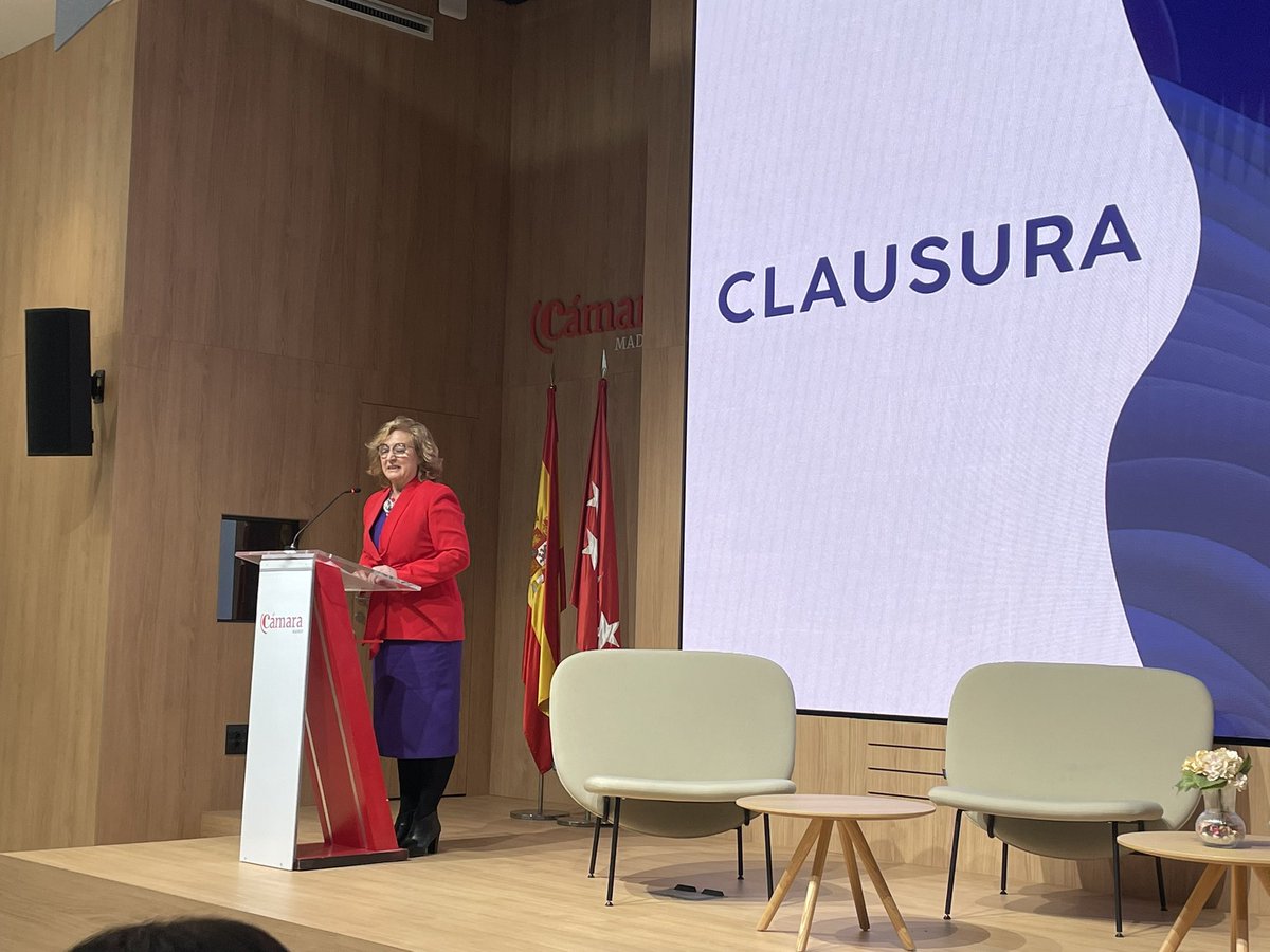 <a href="/iberdrola/">Iberdrola</a> <a href="/cesif_ES/">CESIF</a> <a href="/FUEONLINE/">Fundación Universidad Empresa</a> <a href="/KPMG_ES/">KPMG España</a> <a href="/ReflexLogistics/">Reflex Logistics Solutions by Hardis Group</a> <a href="/AENOR/">AENOR</a> <a href="/BancoSabadell/">Banco Sabadell</a> .<a href="/EVASERRANOCLAVE/">EVA SERRANO CLAVERO</a>, vicepresidenta de #CámaraMadrid, finaliza la jornada recalcando las reflexiones expuestas sobre el #LiderazgoFemenino en la era de la inteligencia artificial, sobre cómo la colaboración potencia el éxito y sobre las metas que aún debemos conquistar.