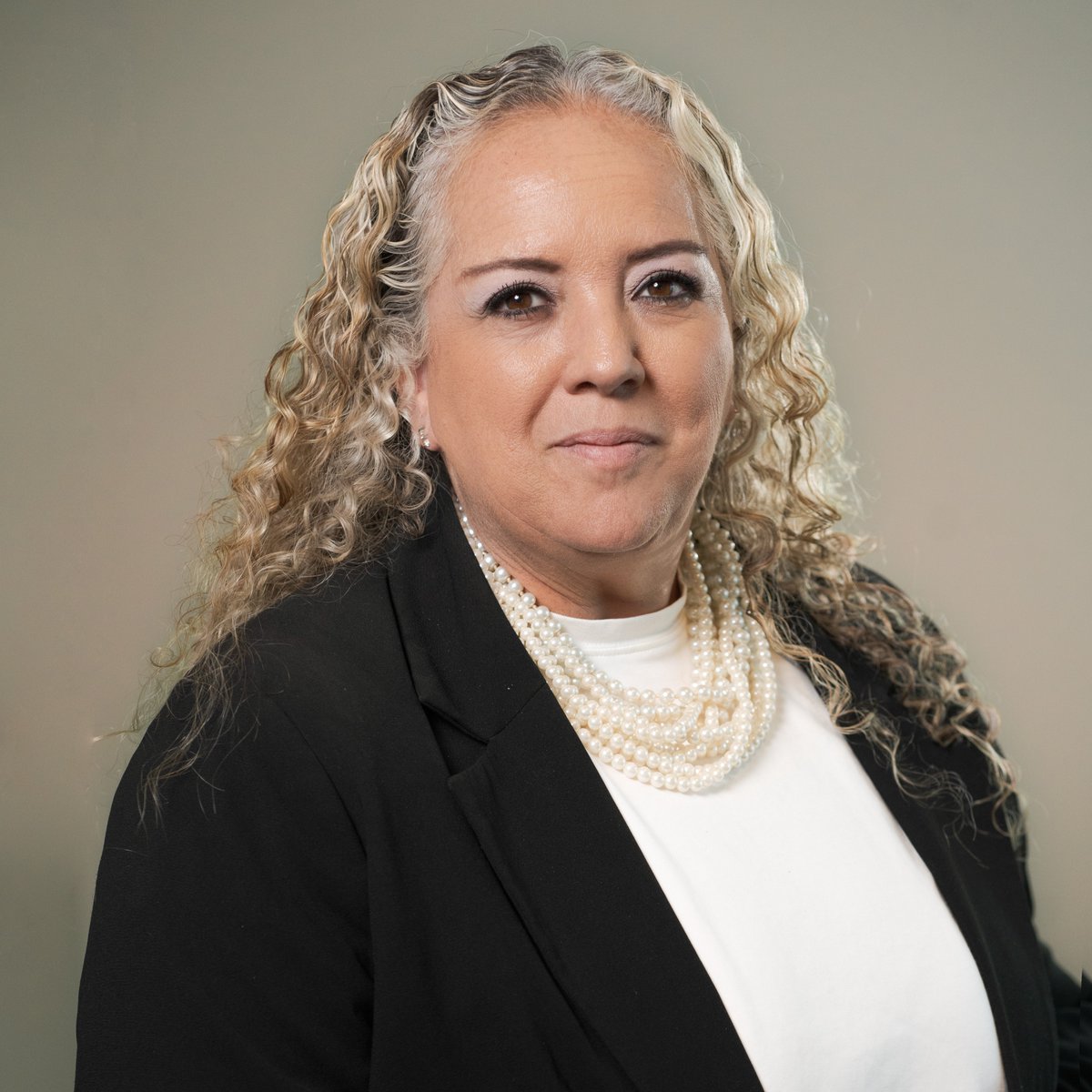 SheCanCodeHQ's tweet image. Say hello to Shelly Landsmann! 👋

As Chairwoman at NED DC, Shelly has forged an inspiring career path. She shares her journey, the #FemaleRoleModels who shaped her, her proudest career moments, and the skills that matter most in tech.

🔗 bit.ly/4aMYZ7q