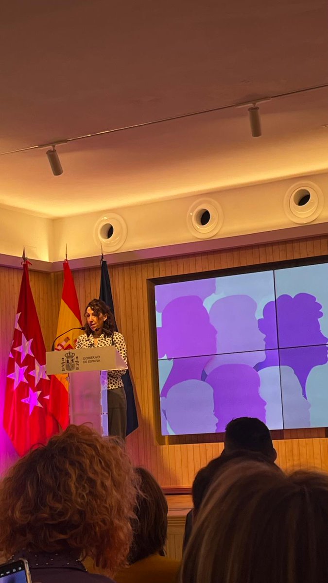 Recibiendo el reconocimiento #8mujeres8motivos de la <a href="/DGobiernoMadrid/">Delegación del Gobierno en Madrid 🏛️</a> en el marco del #8M 🙌🙌