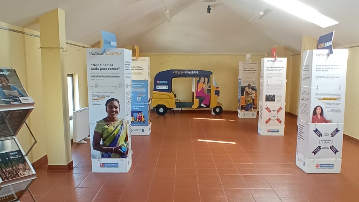 🖼️ Inauguramos na Casa da Xuventude <a href="/ConcellodeAres/">Concello de Ares</a> a #DestinoIgualdade da <a href="/fvicenteferrer/">Fundación Vicente Ferrer</a>, financiada pola <a href="/_xuntagalicia/">@xuntagaliciaoficial</a>
👀 Coñece a Nagalakshmi, nai viúda e unha das primeras conductoras de mototaxi 🛺 nun lugar onde de conducir é cosa de homes. Tomade unha 📸 e compartídea!